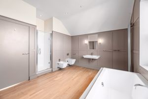 En Suite- click for photo gallery
